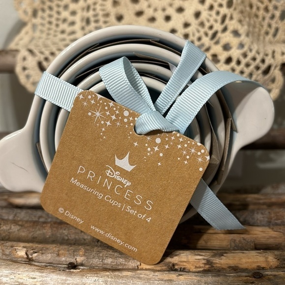 NWT Rae Dunn DISNEY CINDERELLA PRINCESS MEASURING CUPS - Picture 8 of 9